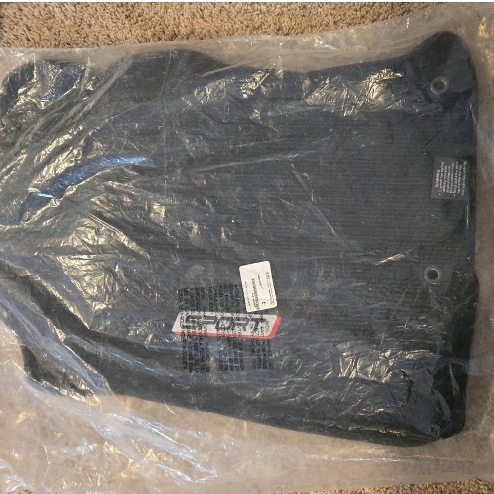 SUBARU IMPREZA CARPET FLOOR MATS SET OF 4  J505SFL010 -BRAND NEW OEM